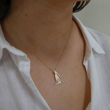Load image into Gallery viewer, solid 10 carat gold hare with 9 carat gold chain