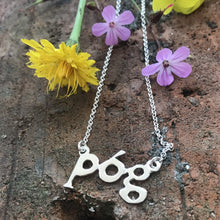 Load image into Gallery viewer, Póg Kiss Love Necklace