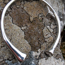 Load image into Gallery viewer, Cloak Fastener Bangle, Sterling Silver Bracelet, Silver Torc, Moon Bracelet, Irish Cultural Jewellery