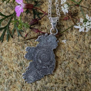 Ériu Éire goddess pendant