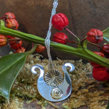 Load image into Gallery viewer, Solar Boat Pendant