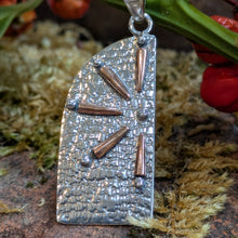 Load image into Gallery viewer, Sundial Knowth Pendant