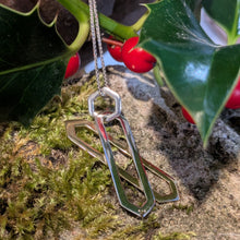 Load image into Gallery viewer, Pillars of the Giants Causeway Pendant